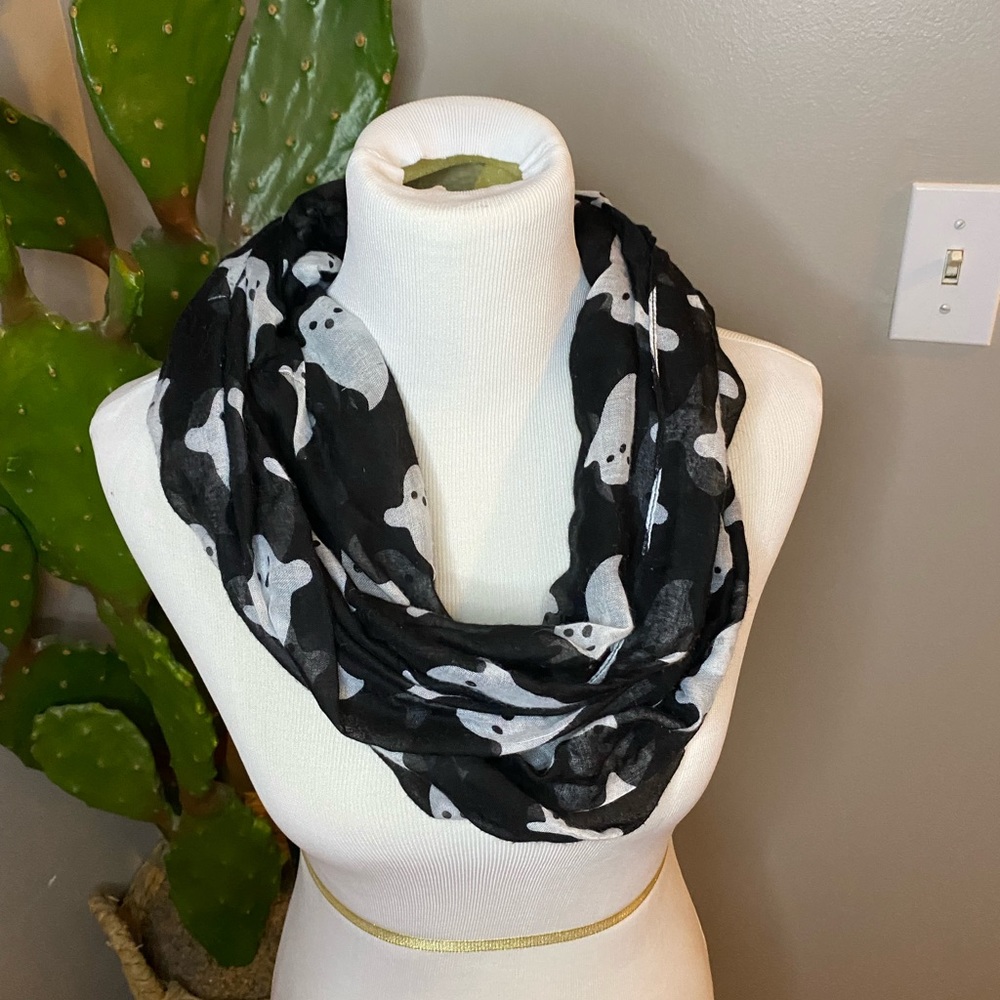 Spooky Ghost Infinity Scarf